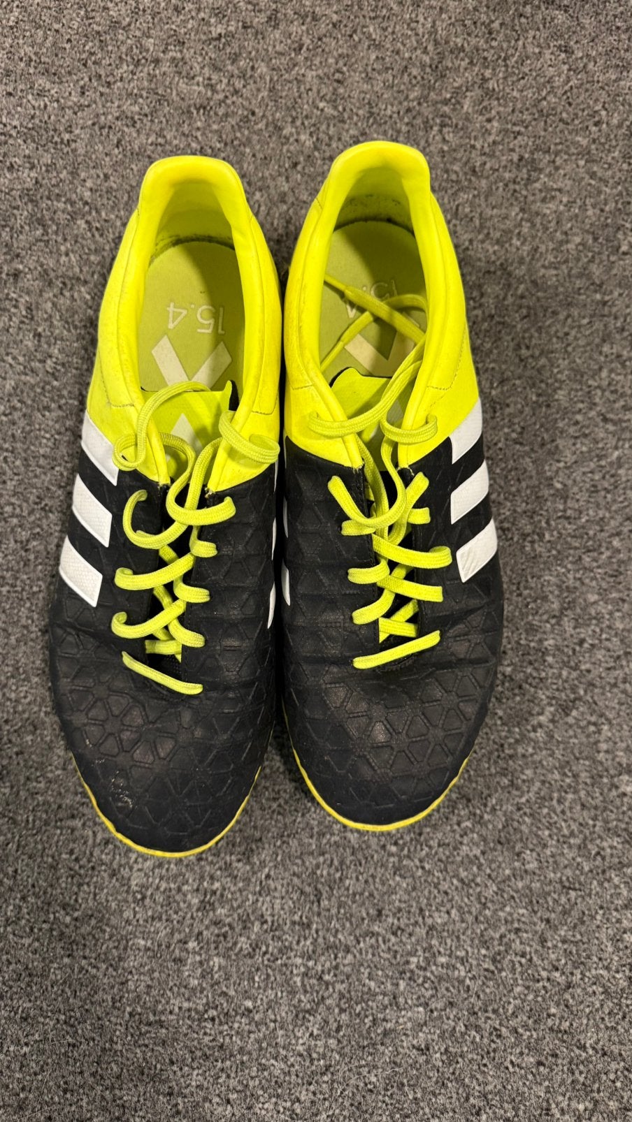 Voetbal schoenen kunstgras, Ophalen of Verzenden, Zo goed als nieuw, Schoenen