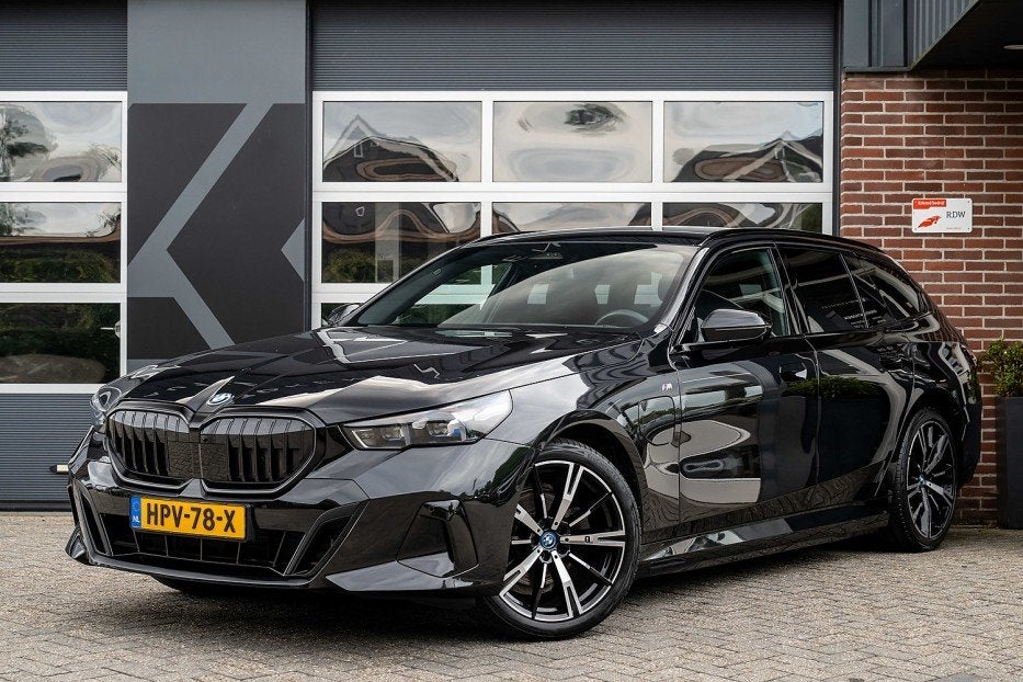 BMW 5 Serie 530 530e xDrive Touring M Sport | Driving Ass. +, Auto's, Automaat, Gebruikt, 4 cilinders, 2000 kg