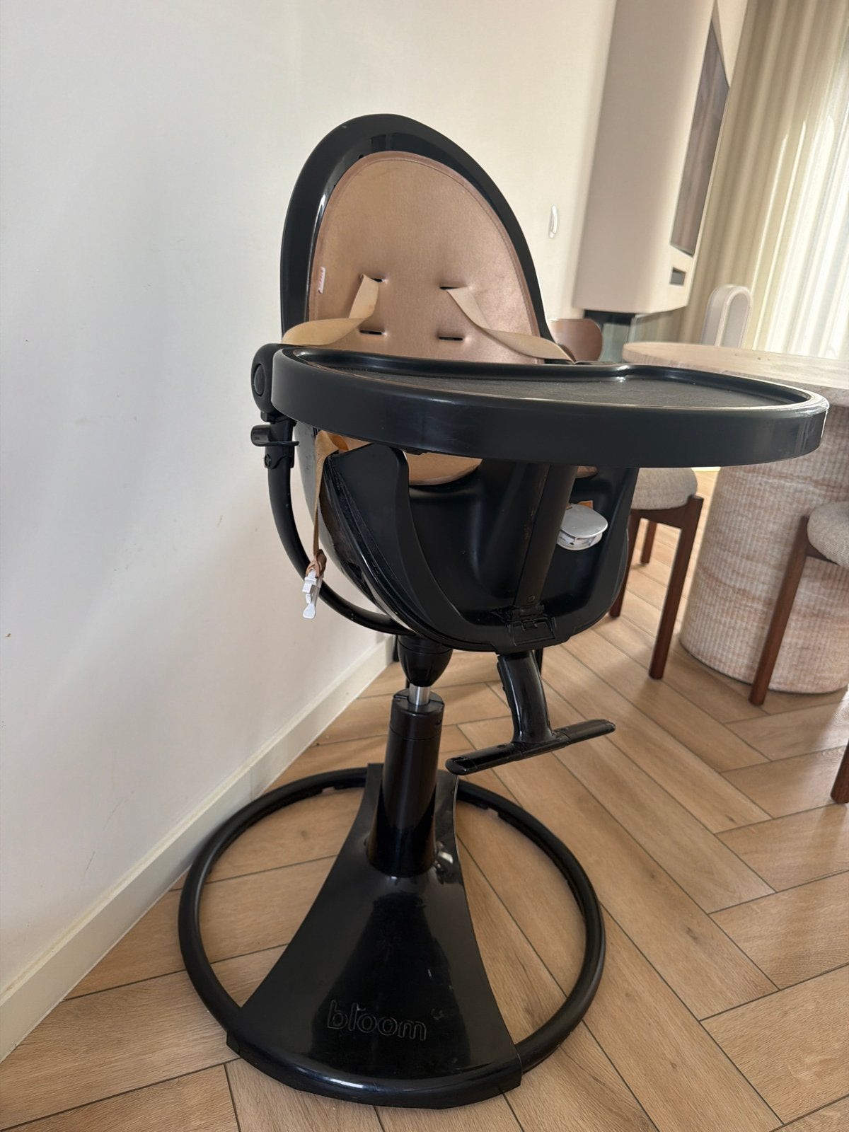 Bloom Fresco kinderstoel - Zwart met beige inleg, Ophalen of Verzenden, Gebruikt, Meegroeistoel, Afneembaar eetblad
