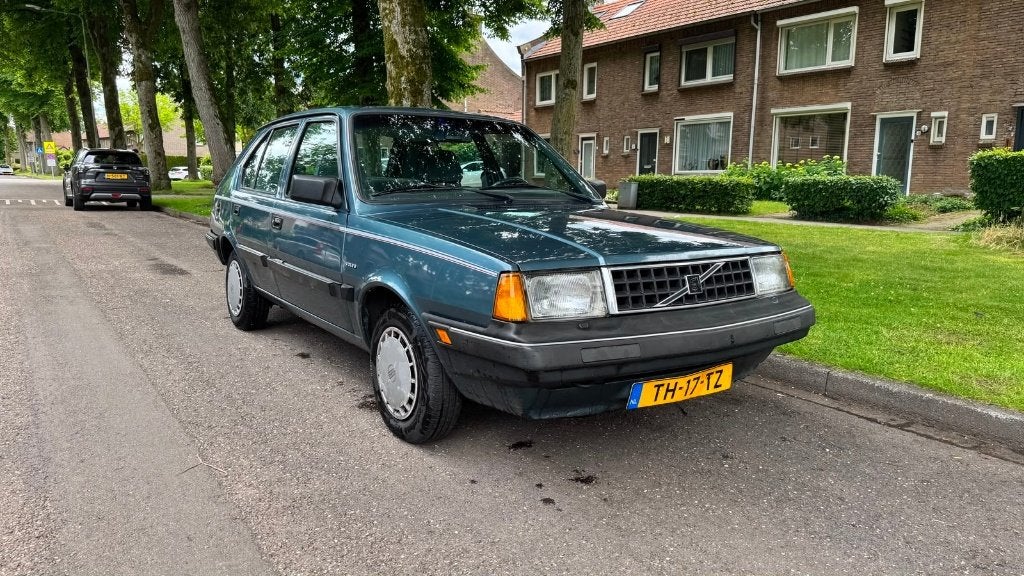 Originele Volvo 340 1.4 S6 (1988) - Nieuwe APK, Auto's, Volvo, Achterwielaandrijving, 4 cilinders, Blauw, 68 pk