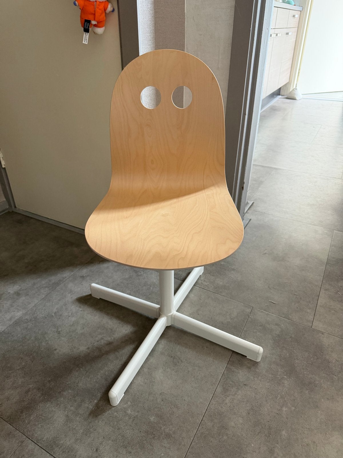 IKEA  SIBBEN kinderstoel bureaustoel hout en wit stalen voet, Ophalen, Wit, Zo goed als nieuw, Hout