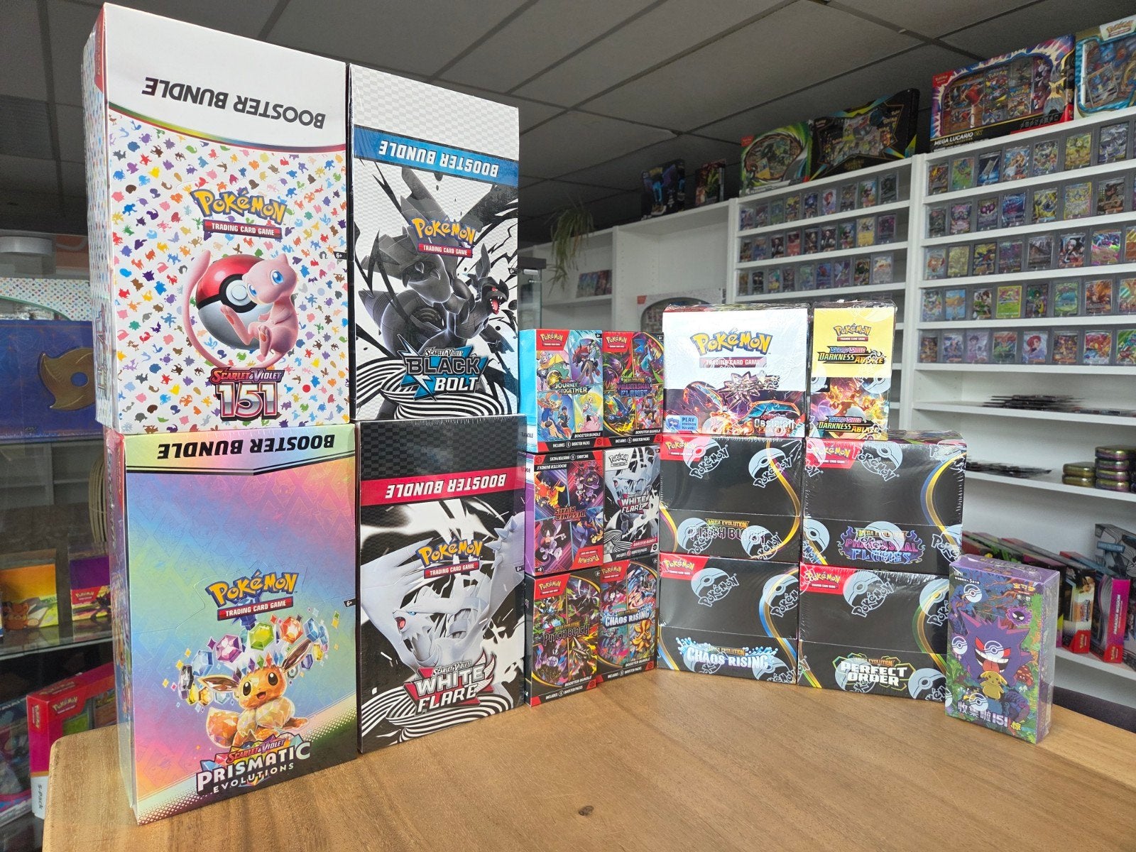 Mega aanbod Pokemon booster box / booster bundle (display), Ophalen of Verzenden, Nieuw, Boosterbox