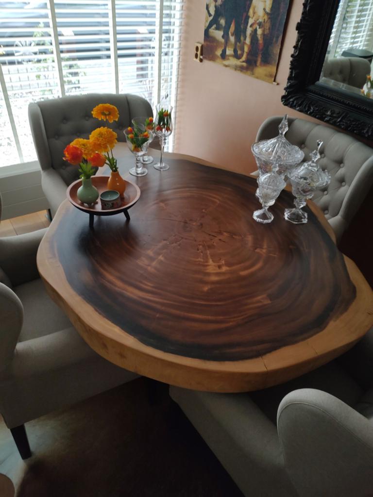Suar Boomstamtafel (1.40m) met 4 Eetkamerstoelen, Huis en Inrichting, Tafels | Eettafels, Ophalen of Verzenden, Rechthoekig, 200 cm of meer
