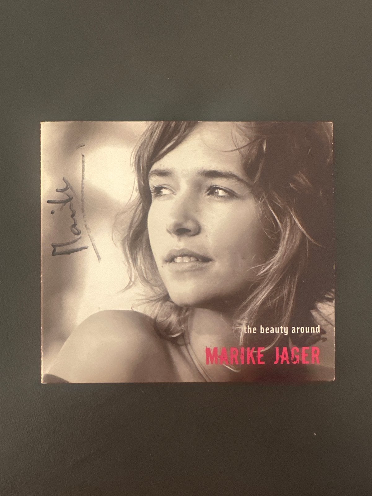 Gesigneerde CD: Marieke Jager - The Beauty Around, Cd's en Dvd's, Cd's | Pop, Gebruikt, Pop, Ophalen of Verzenden, Gesigneerd