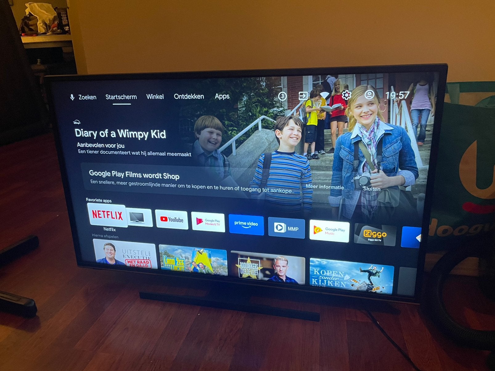 Foto 3 van Toshiba 43 inch 4K Android Smart tv - google tv - wifi