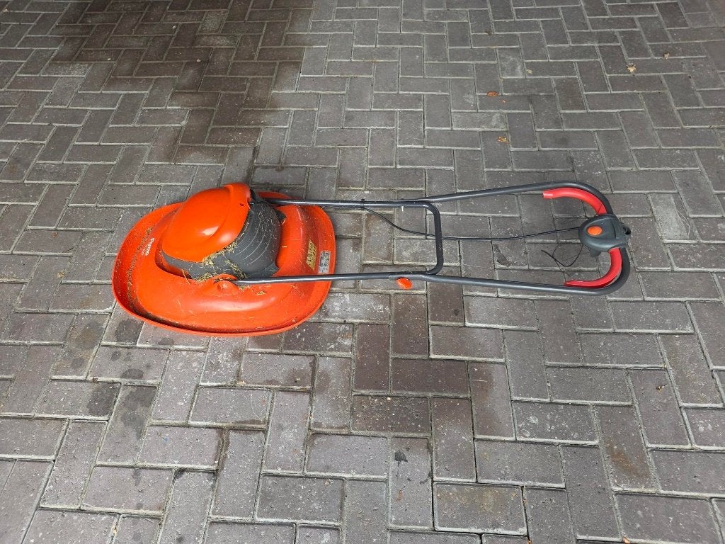 flymo turbo 400 zweefmaaier voor onderdelen, Ophalen, Gebruikt, Elektrische grasmaaier, Flymo