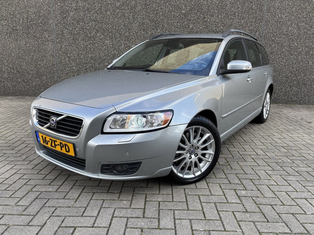 Volvo V50 T5 Summum | 230PK | Automaat | Leder | Navi, Auto's, Dealer onderhouden, Zwart, 700 kg, 2521 cc