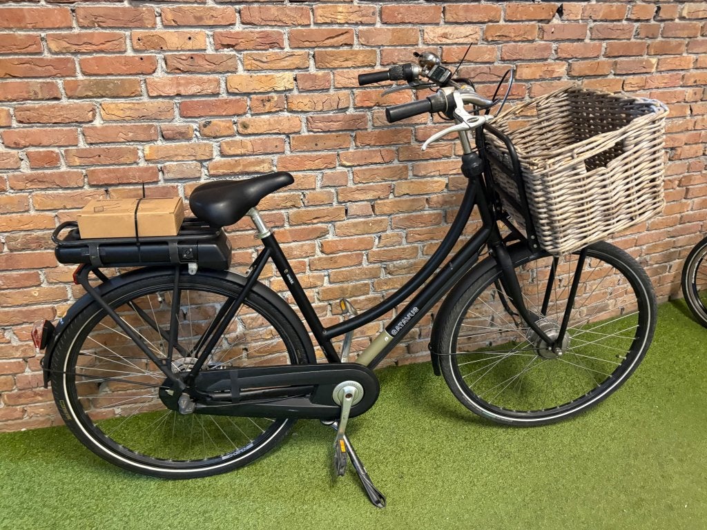 Foto 2 van Fietshokje Hoofddorp: Batavus CNCTD Dames E-Bike D55