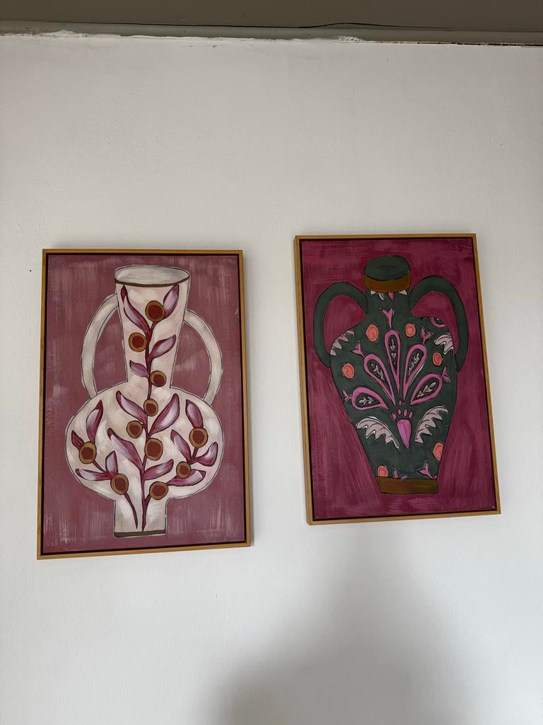 Twee Karwei schilderijen met vaasmotief 40x60cm, Ophalen