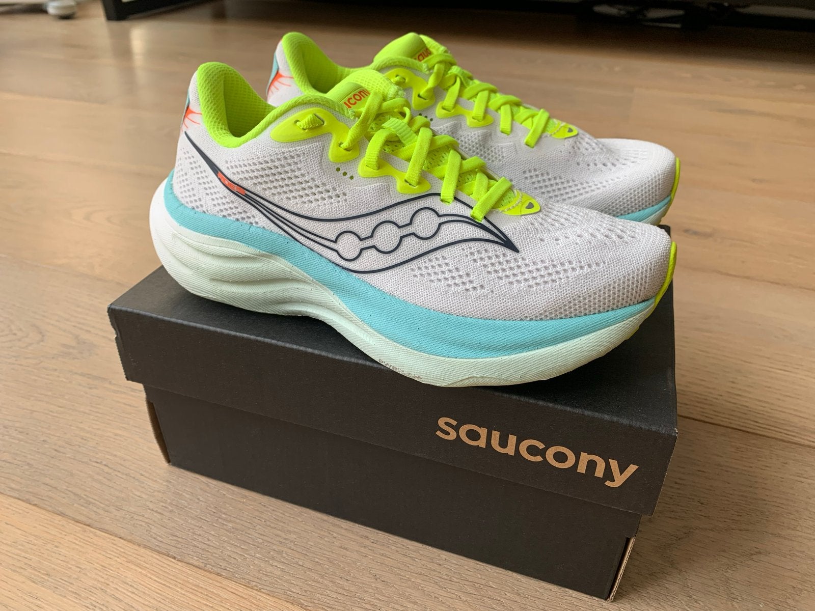 Saucony Ride 19 Dames Hardloopschoenen - maat 37,5 - ZGAN, Sport en Fitness, Loopsport en Atletiek, Hardloopschoenen, Zo goed als nieuw