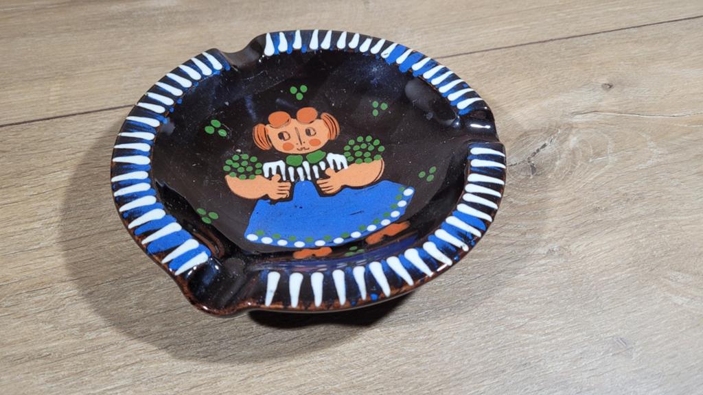 Vintage keramische asbak met handgeschilderd decor, Ophalen of Verzenden, Gebruikt, Asbak