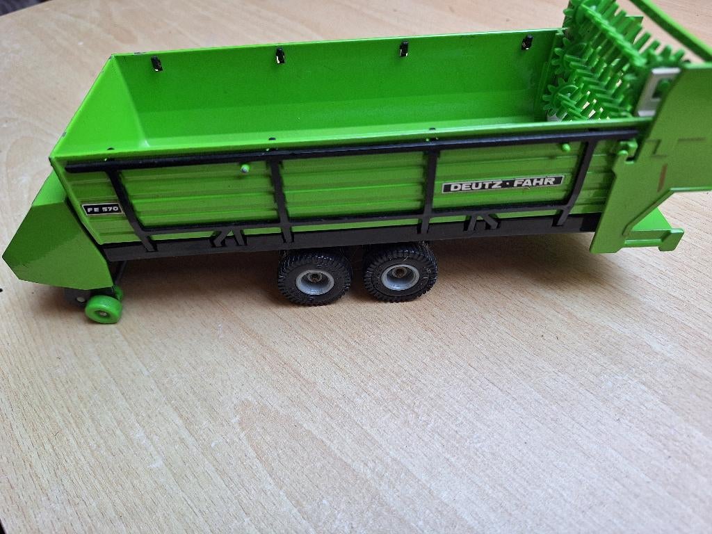 SIKU DEUTZ FAHR opraapwagen 1:32, Ophalen of Verzenden, Nieuw, Tractor of Landbouw, SIKU