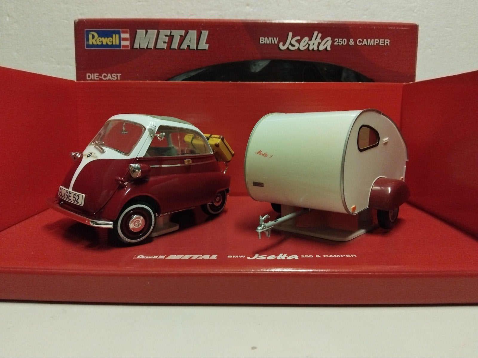 BMW Isetta 250  & Caravan Camper set Revell 1:18 KRD, Ophalen of Verzenden, Zo goed als nieuw, Auto, Revell