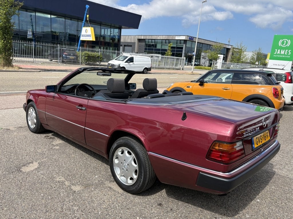 Mercedes-Benz E-Klasse 200-500 Cabrio 300 CE-24 (bj 1992), foto 2