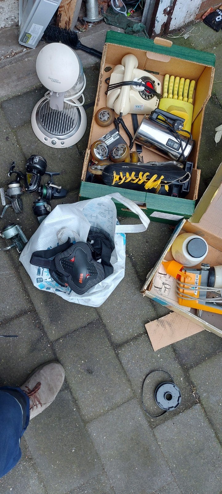 spullen voor de rommelmarkt, Ophalen