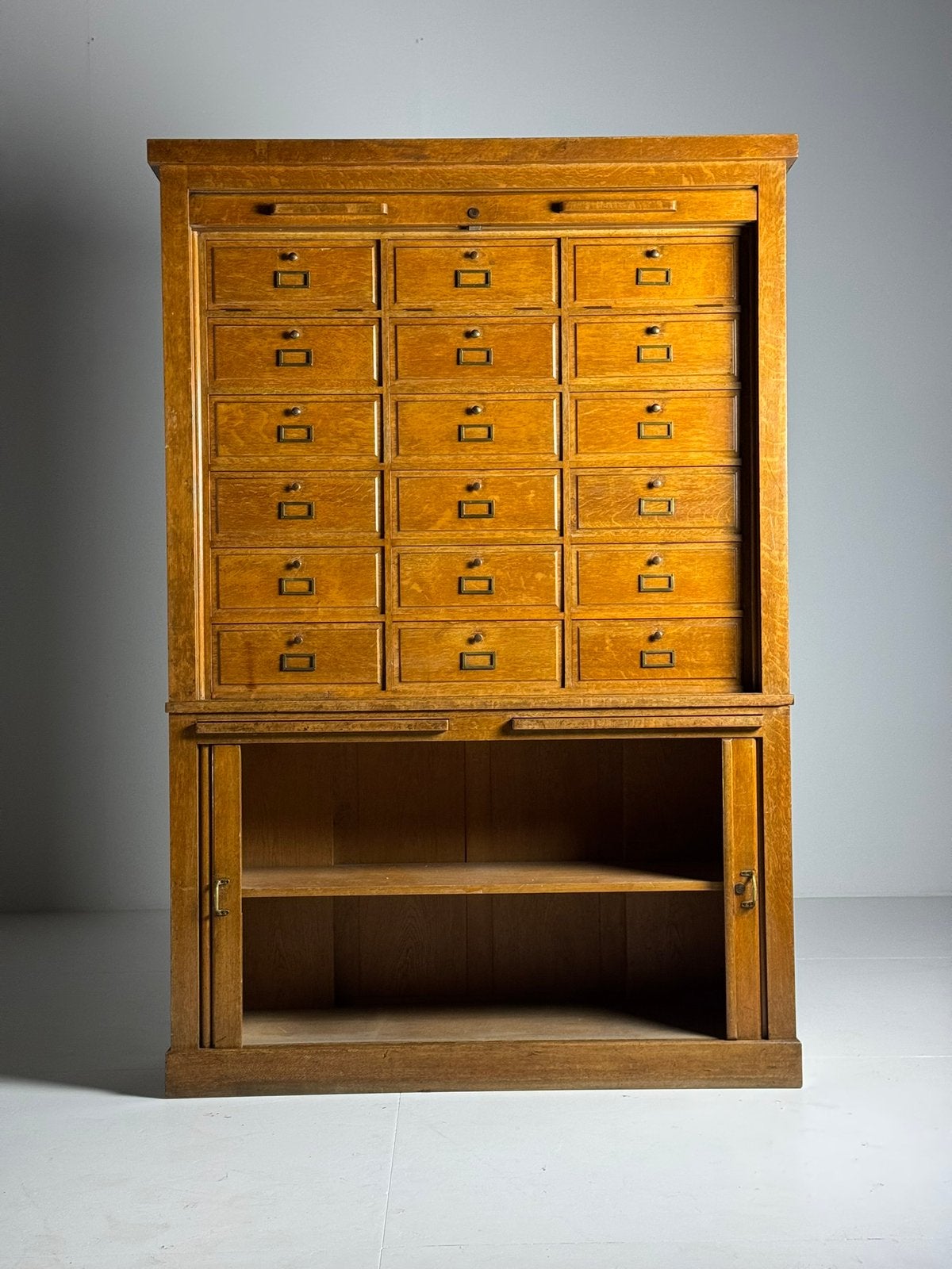 Roldeurkast archiefkast kleppenkast antiek, Huis en Inrichting, 100 tot 150 cm, Eikenhout, Ophalen of Verzenden, Zo goed als nieuw