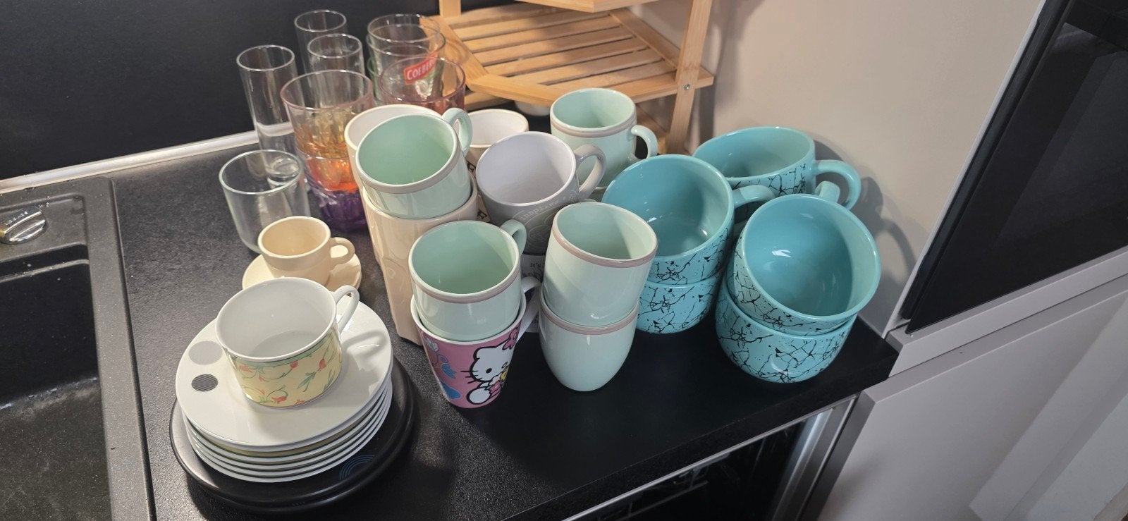 Divers servies en glazen - ideaal voor starters of studenten, Ophalen