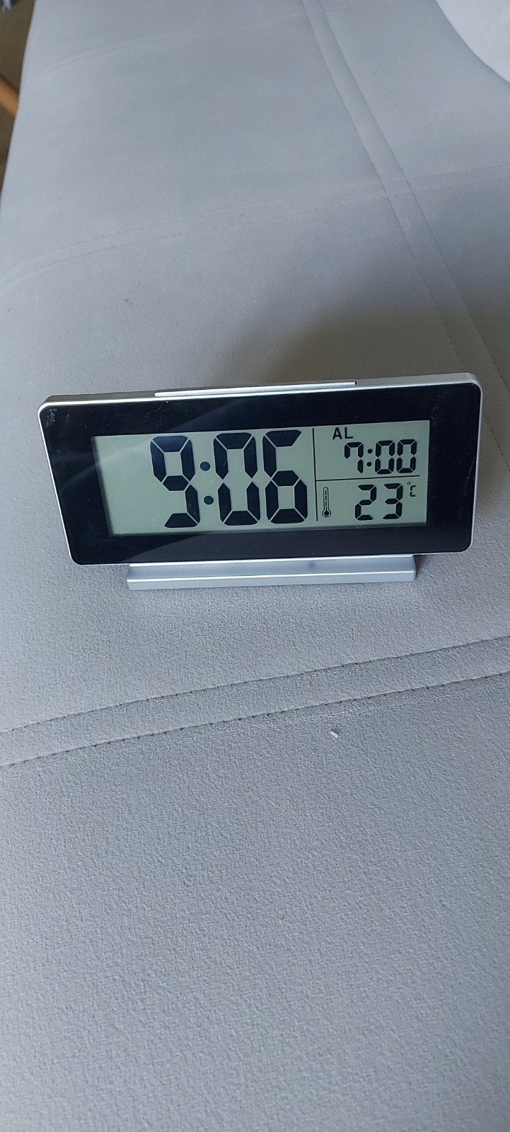Digital clock / Filmis - lkea 16.5cm × 8.5cm, Witgoed en Apparatuur, Wekkers, Ophalen of Verzenden, Zo goed als nieuw