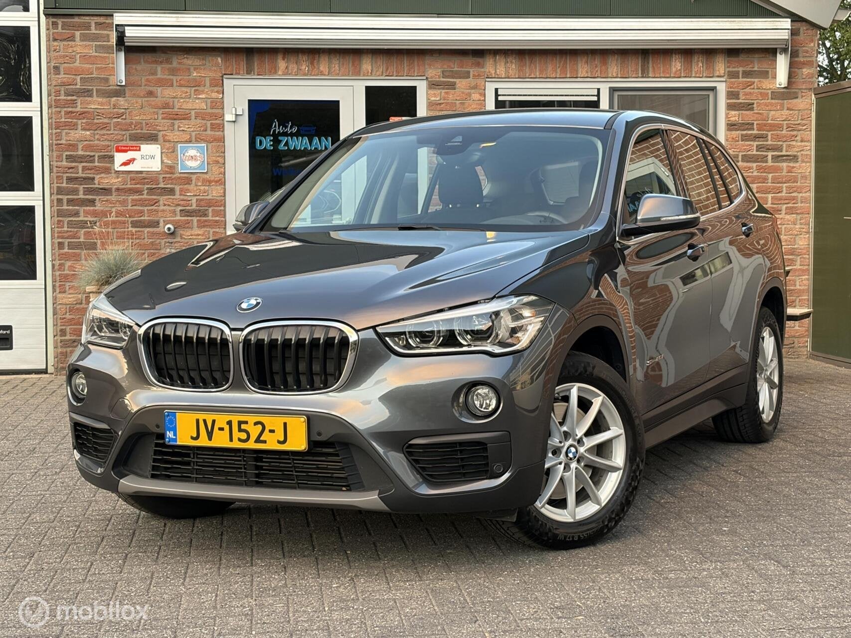 BMW X1 sDrive20i Centennial High Executive|Afneembare Trekha, Auto's, 1998 cc, Euro 6, Bedrijf, SUV of Terreinwagen