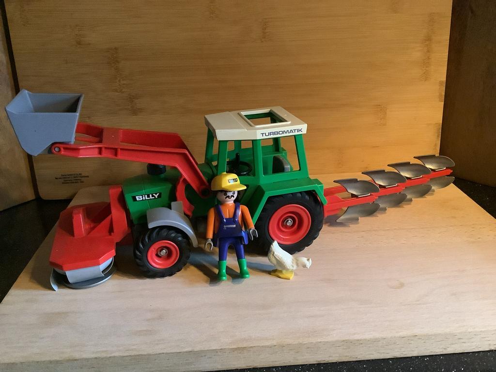 Playmobil 3718 Tractor met voorlader, ploeg, maaier en boer, Ophalen, Gebruikt