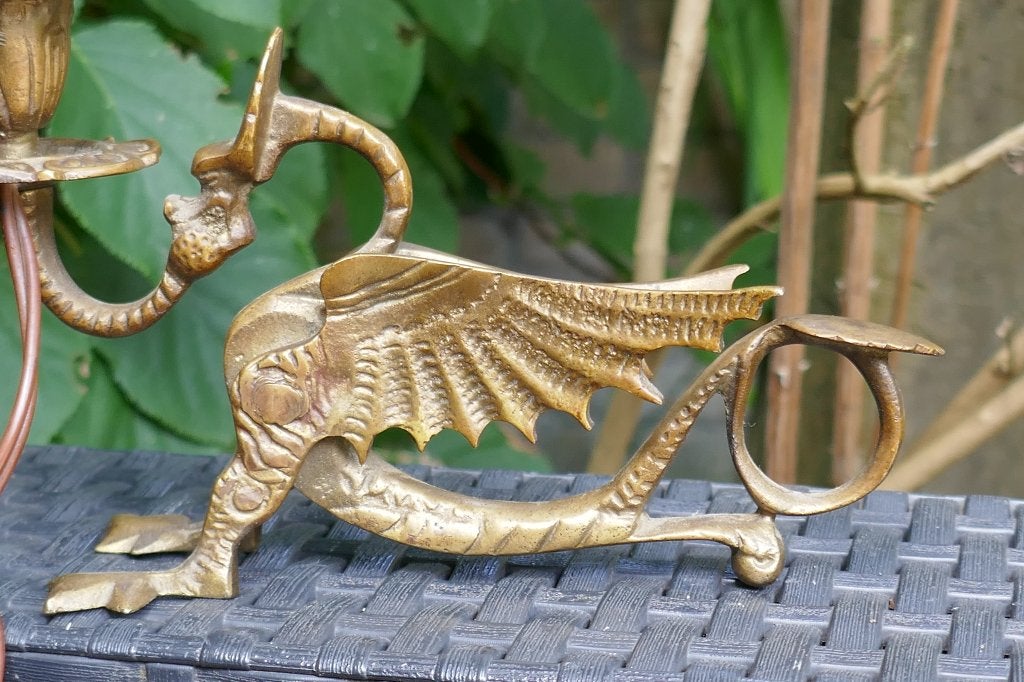 Antiek bronzen lampje met  Griffioen, Verzenden