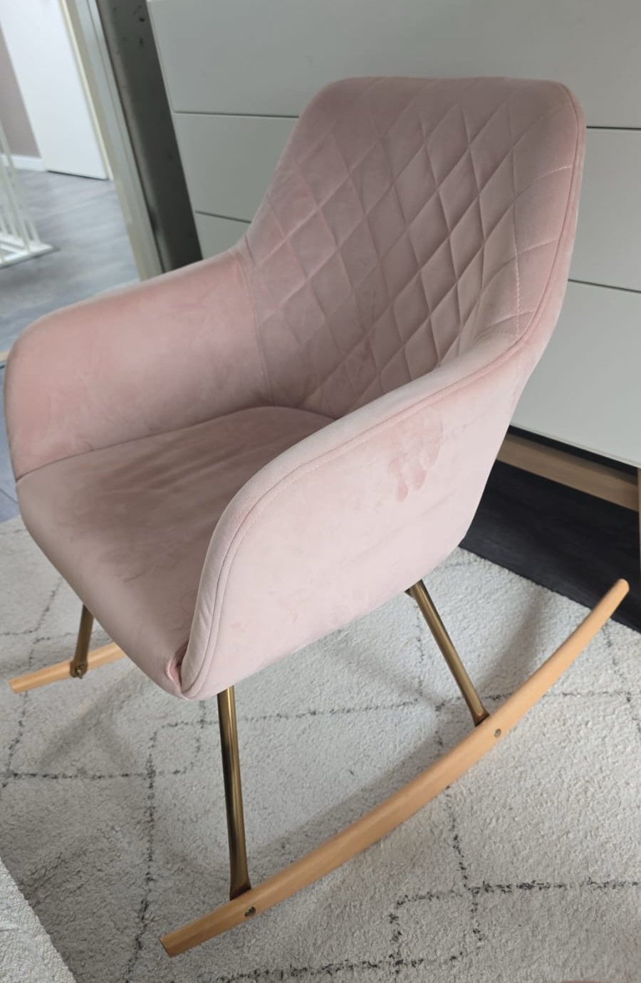 Richmond velvet rocking chair, Huis en Inrichting, Ophalen, Zo goed als nieuw, Minder dan 50 cm