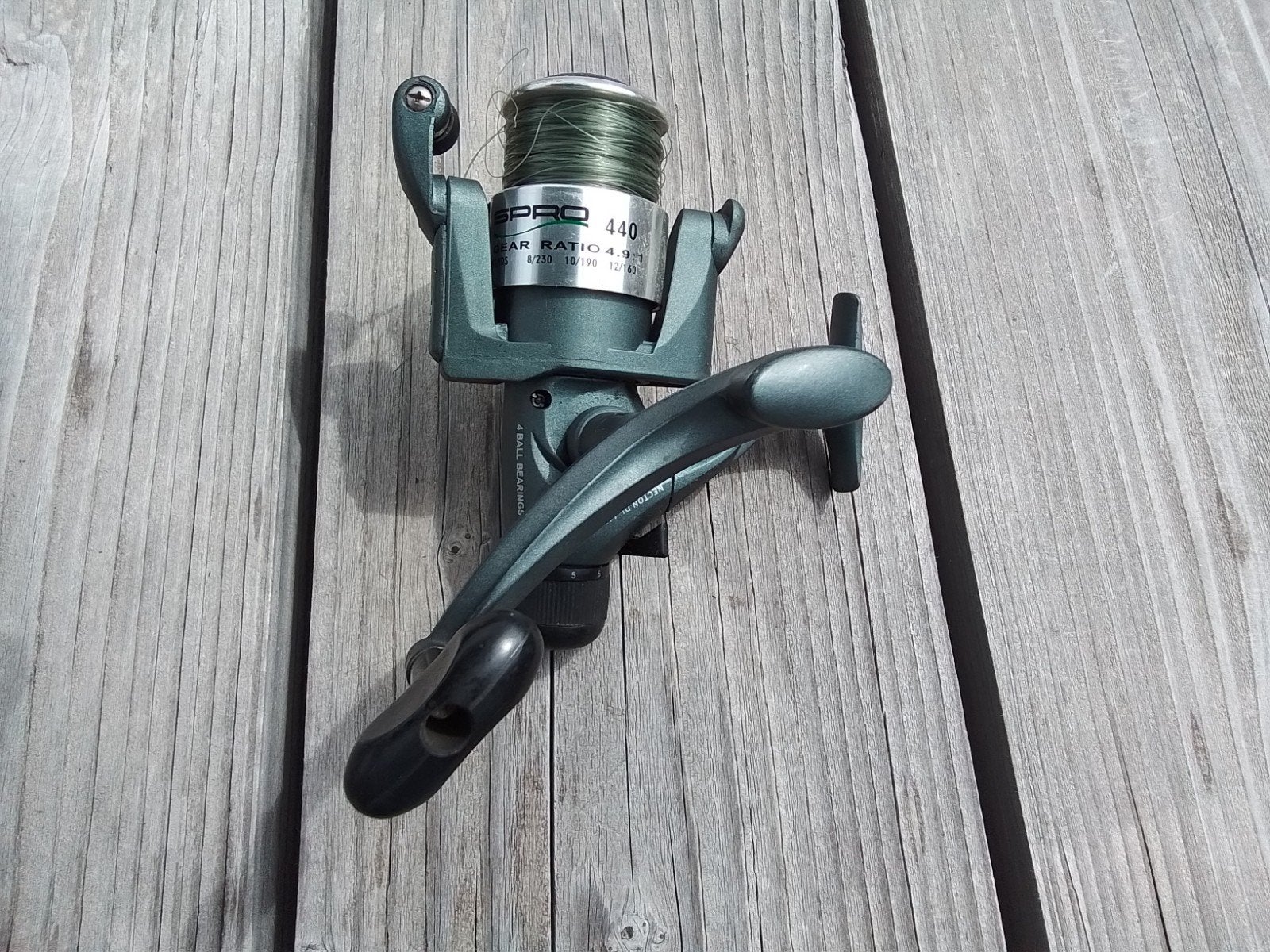 Te koop aangeboden: een gebruikte Spro 440 vismolen. De mole, Watersport en Boten, Ophalen of Verzenden, Gebruikt, Molen