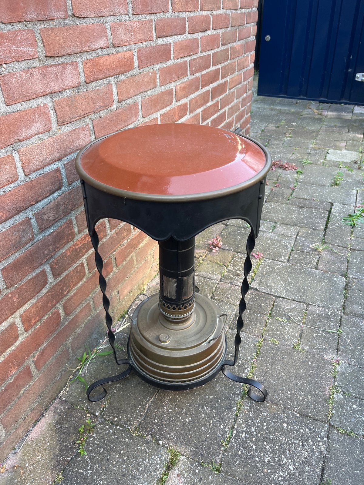 Antieke Sepulchre Petroleumkachel / Bijzettafel, Ophalen