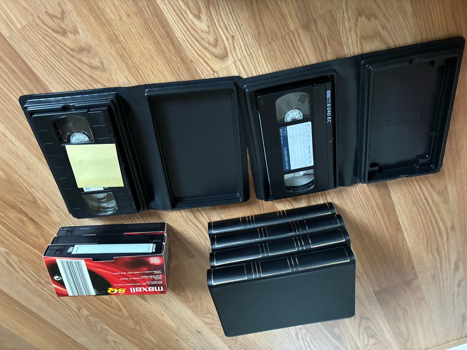Maxell SQ 240 VHS-banden met opbergcassettes, Cd's en Dvd's, Ophalen of Verzenden, Nieuw in verpakking, VHS