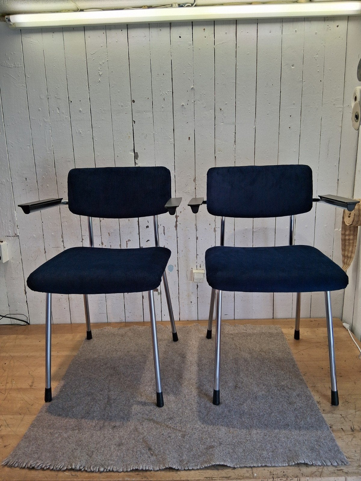 2 Gispenstoelen 1235 opnieuw gestoffeerd, Ophalen, Blauw, Stof, Twee