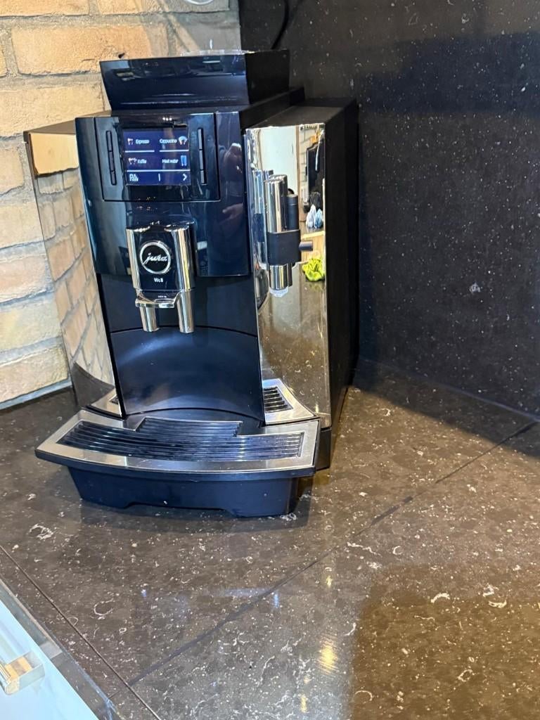 Jura WE8 chrome met groot onderhoud, Ophalen, 10 kopjes of meer, Koffiemachine, Koffiebonen