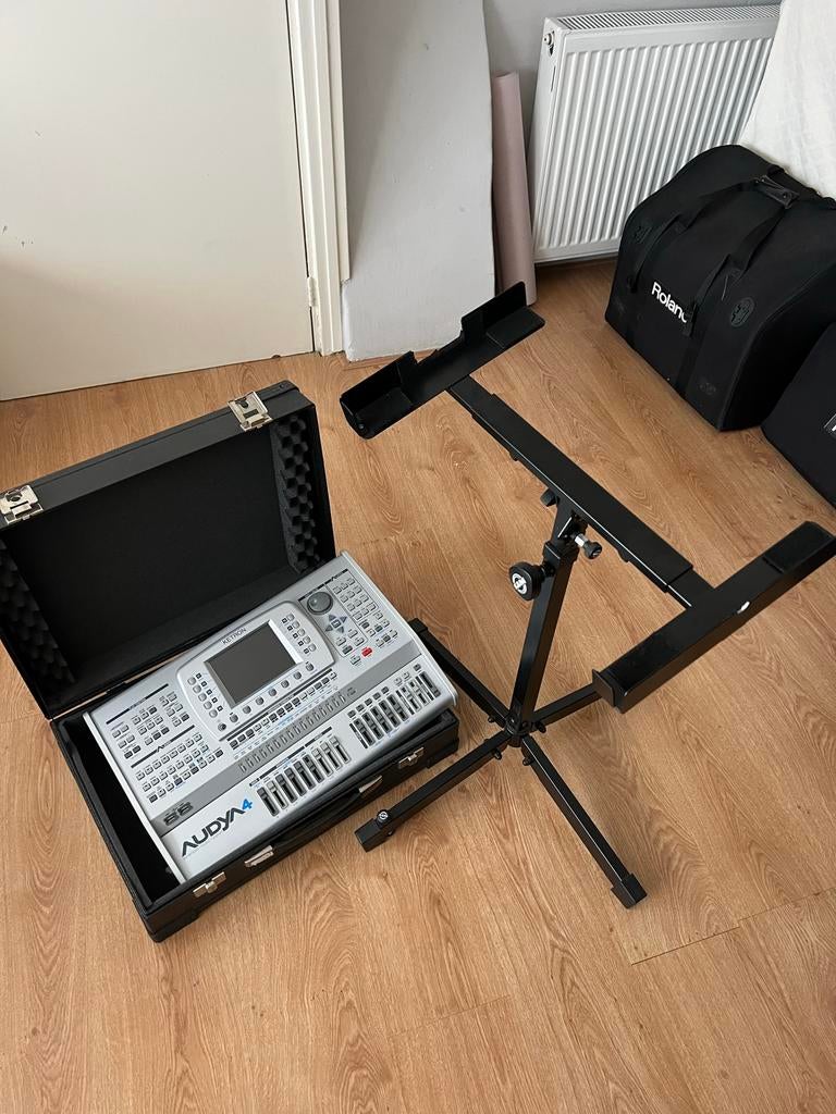 Ketron Audya 4 incl. standaard en koffer, Muziek en Instrumenten, Overige merken, Gebruikt, Met standaard, Overige aantallen