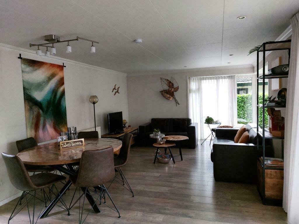 Chalet te huur vanaf 16 november 2026, 2 slaapkamers, Limburg, Recreatiepark, Aan meer of rivier