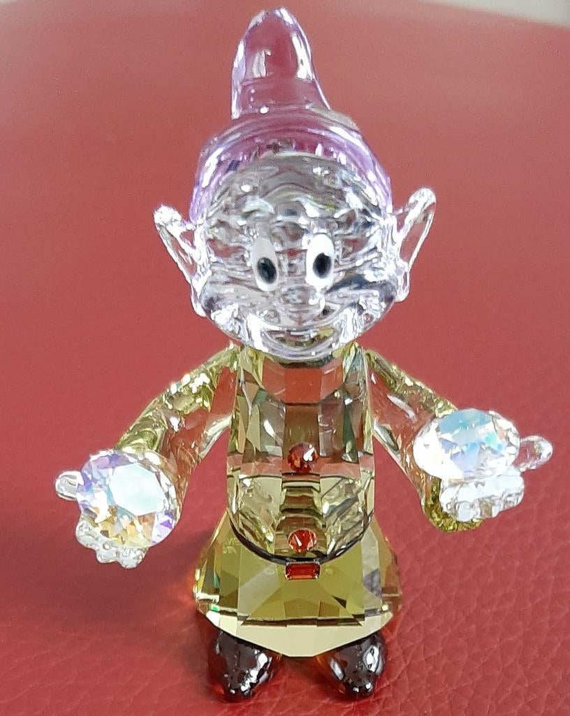 Swarovski Dopey van Sneeuwwitje Disney gekleurd Nieuw, Verzamelen, Swarovski, Ophalen of Verzenden, Nieuw, Figuurtje