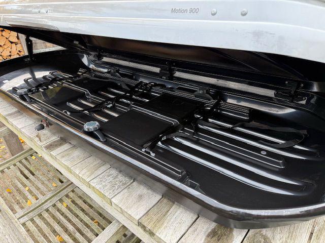 Thule Motion 900 XXL Silver te huur, Auto diversen, Ophalen, Zo goed als nieuw