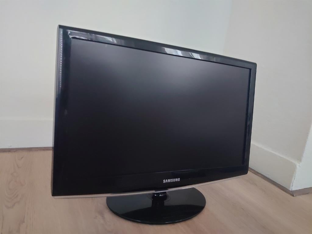 Samsung 2433LW – 24" Full HD monitor (goede staat), Ophalen, Gebruikt, Full HD, Kantelbaar