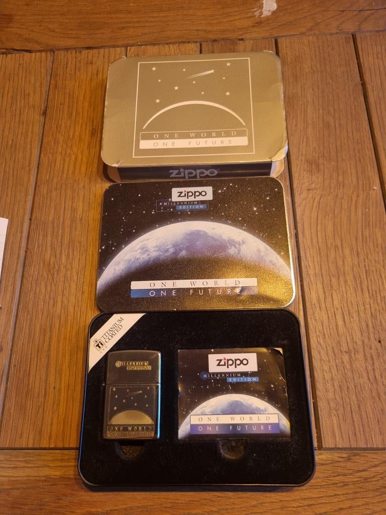 Zippo Millennium Edition Titanium Coated - Nieuw, Verzamelen, Ophalen of Verzenden, Nieuw, Aansteker