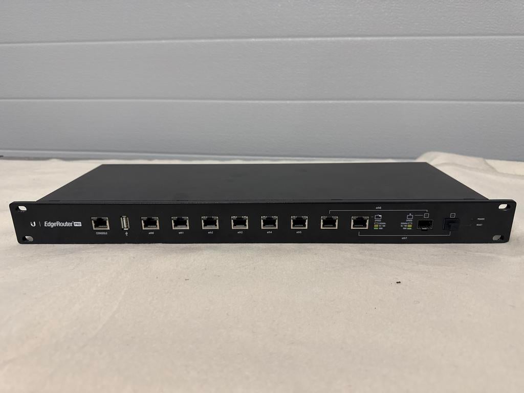 Ubiquiti EdgeRouter Pro - Krachtige Router, Computers en Software, Routers en Modems, Gebruikt, Router, Ophalen of Verzenden