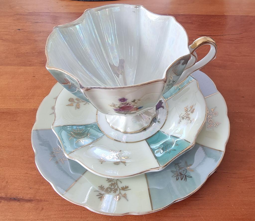 High tea set, Huis en Inrichting, Keuken | Servies, Zo goed als nieuw, Kop(pen) en/of Schotel(s), Overige stijlen, Porselein, Verzenden