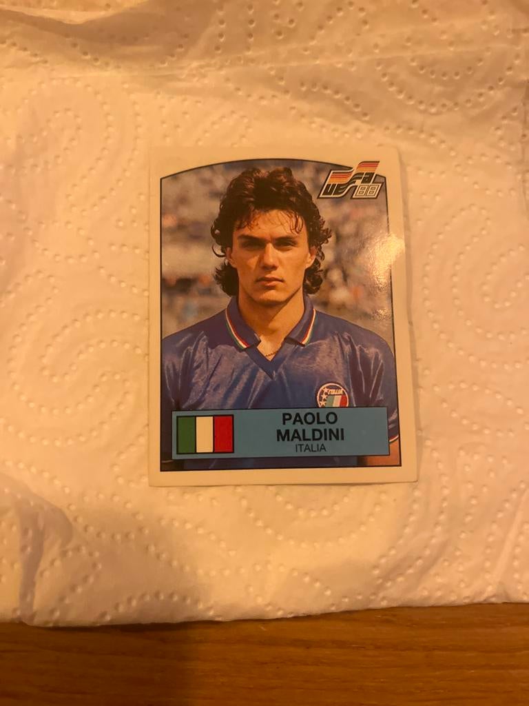 Maldini Panini EURO 1988 Sticker, Verzamelen, Sportartikelen en Voetbal, Ophalen of Verzenden, Gebruikt, Buitenlandse clubs, Spelerskaart