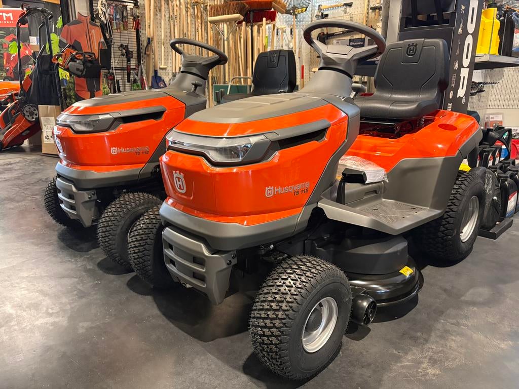 Nieuwe Husqvarna Zitmaaier Tuintractoren TS112 TC112 TC114, Tuin en Terras, Zitmaaiers, Ophalen, Nieuw, Mulchfunctie, 90 tot 120 cm