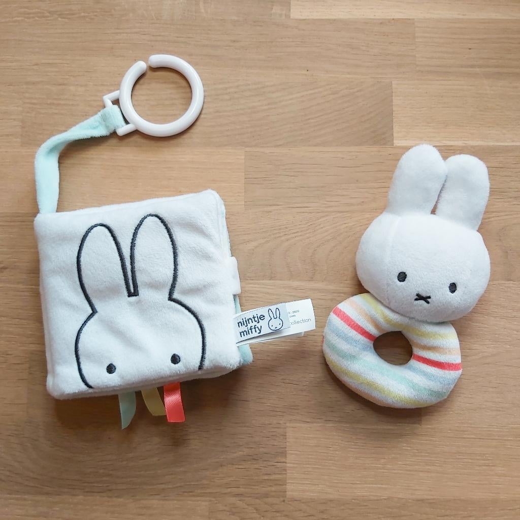 Nijntje rammelaar en buggyboekje met streepjes, Kinderen en Baby's, Speelgoed | Babyspeelgoed, Zo goed als nieuw, Rammelaar, Met geluid