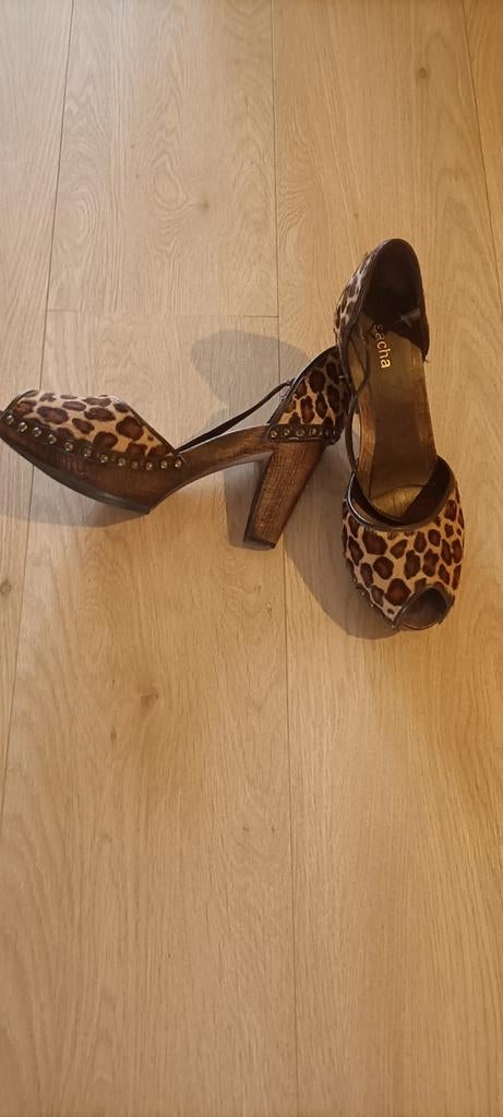 Panterprint pumps met houten hak en plateau, Pumps, Bruin, Ophalen of Verzenden, Zo goed als nieuw