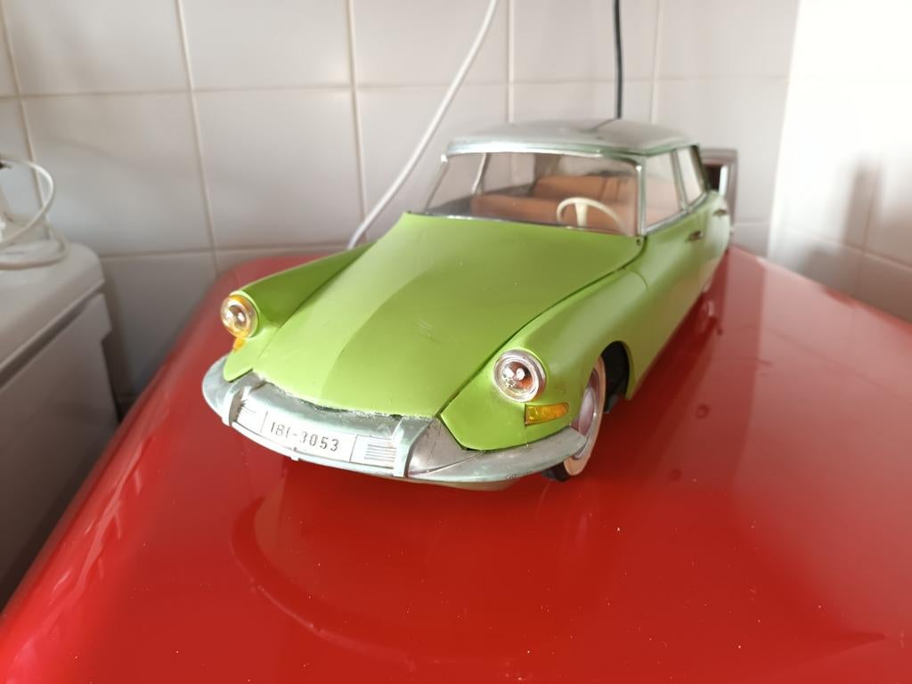 Blikken speelgoed. Kunststof citroen DS 19 41cmPAIYA spain., Ophalen of Verzenden
