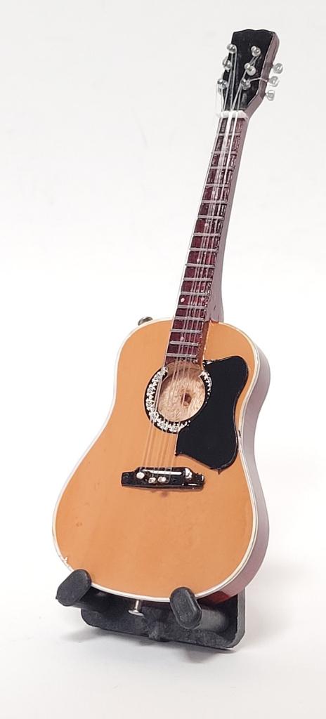 Taylor Swift miniatuur gitaar van hout mini guitar decoratie