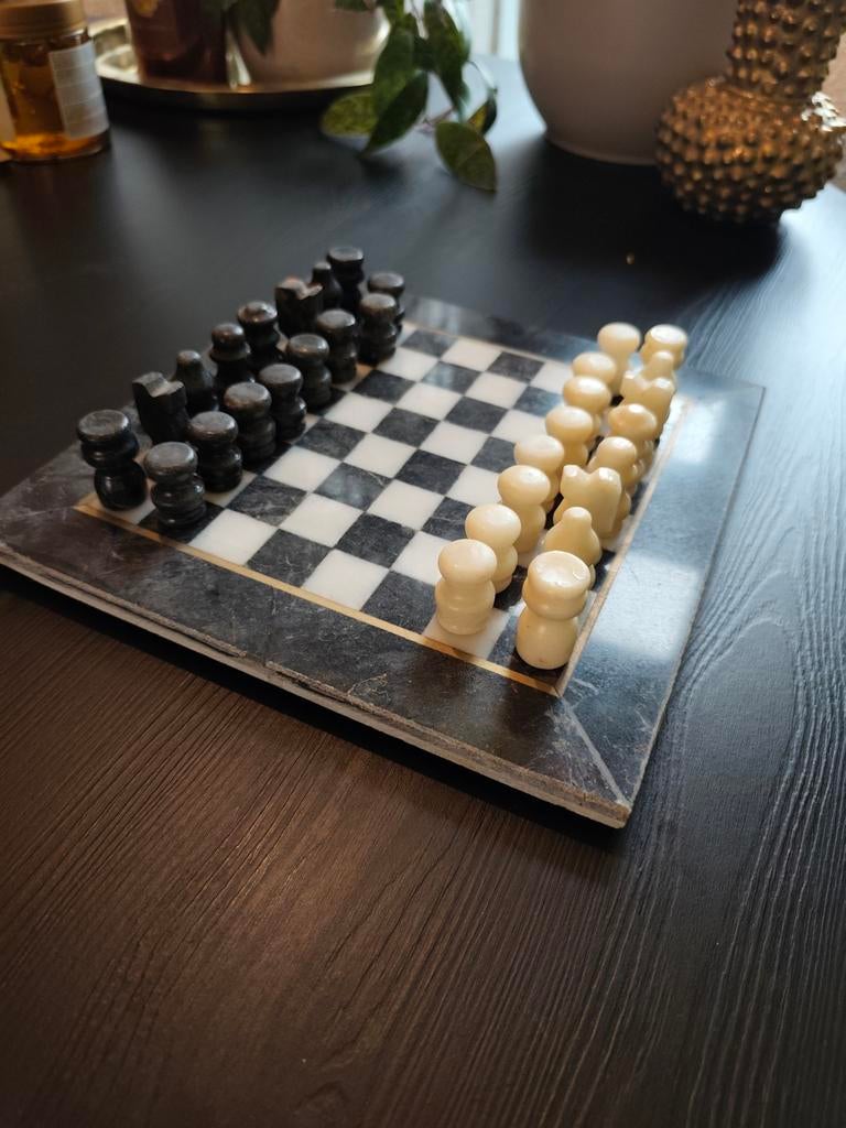 Mooi Schaakspel zoekt nieuwe liefhebber, Ophalen, Een of twee spelers, Onbekend, Zo goed als nieuw