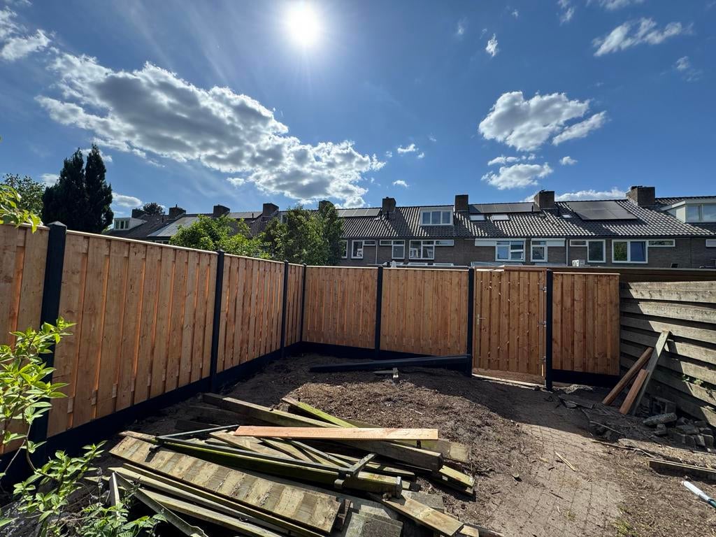 Betonpalen schutting plaatsen - Van Happen Schuttingbouw, Tuin en Terras, Schuttingen, 1 tot 2 meter, 6 meter of meer, Nieuw, Ophalen of Verzenden