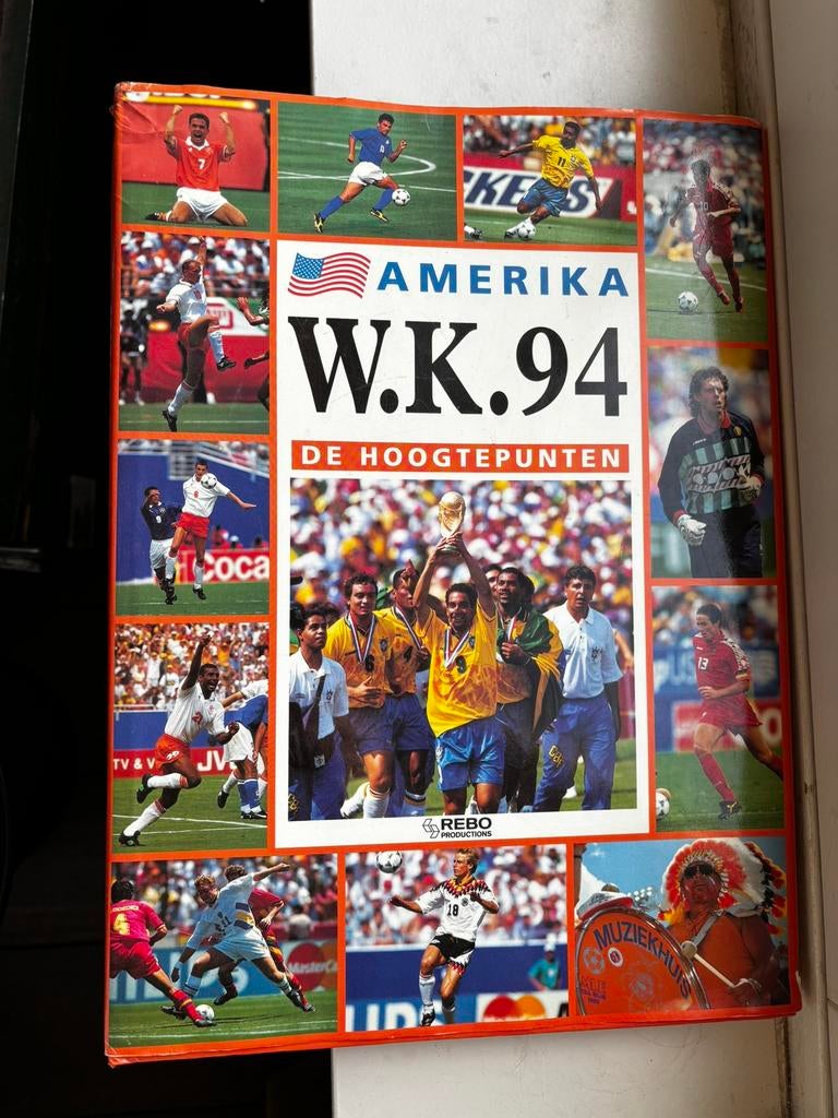 Wk 94 boek, Ophalen of Verzenden, Zo goed als nieuw, Buitenlandse clubs, Boek of Tijdschrift