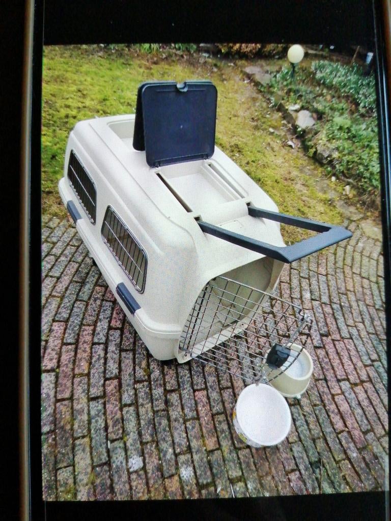 Bench voor middel grote hond tot 30kg., Dieren en Toebehoren, Hondenhokken, Ophalen of Verzenden, Gebruikt, 75 tot 110 cm, Minder dan 65 cm