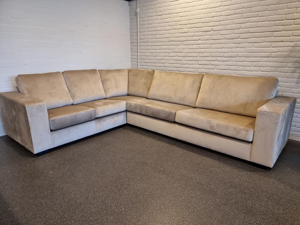 Showroom bankstellen, hoeken tegen Scherpe prijzen!!